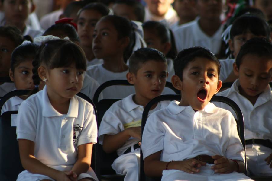Retorno a aulas, aun con semáforo amarillo