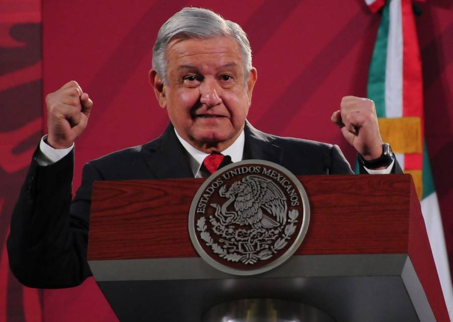 AMLO responsabiliza a Pemex de haber dado contratos a Felipa Obrador, pese a que instruyó cancelarlos