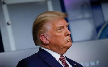 Trump firmar&iacute;a decreto para tener acceso prioritario a vacuna Covid-19