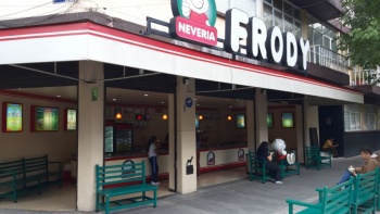 Personajes, sabores registrados y 45 never&iacute;as, el tino de Frody