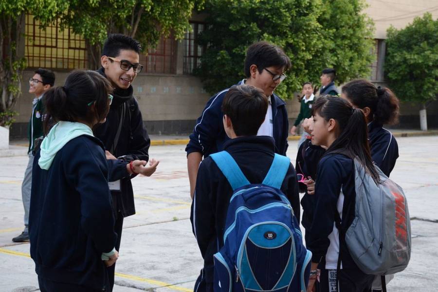 Niños podrían regresar a clases sin ser vacunados, revela Hugo López-Gatell