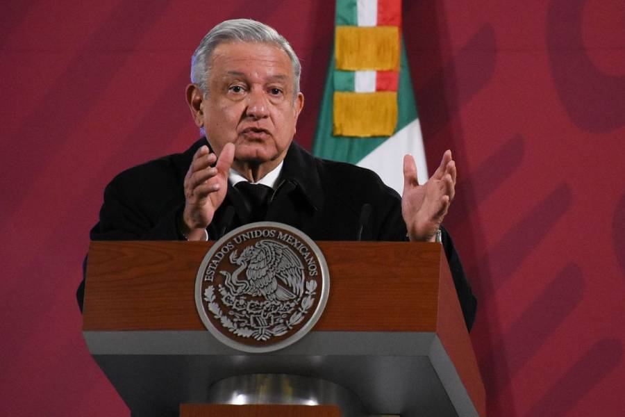 AMLO anuncia que volverá a enviar iniciativa para que nadie gane más que él