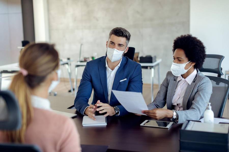 Cinco consejos para prepararse a una entrevista de trabajo desde casa