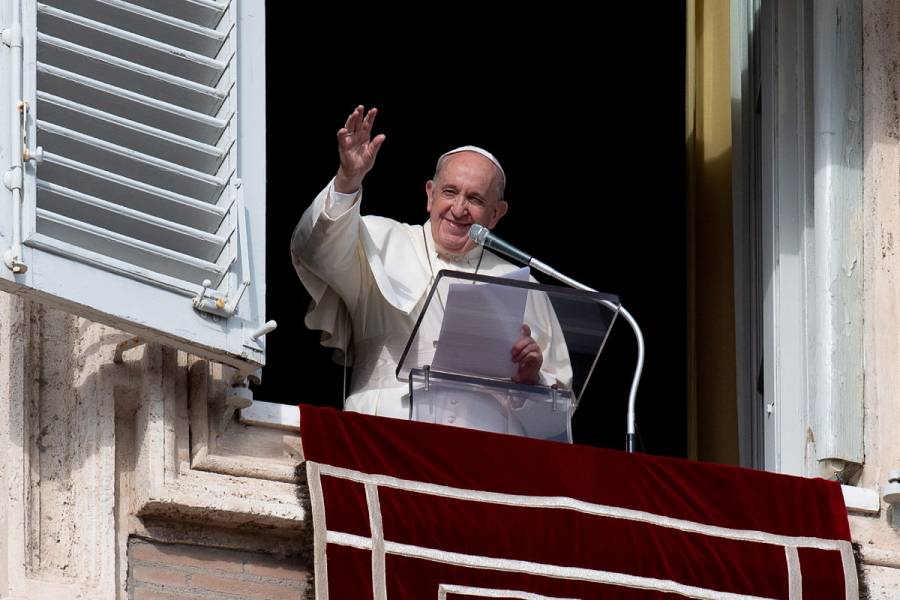 Papa Francisco celebrar&aacute; temprano la misa de Navidad por toque de queda en Italia