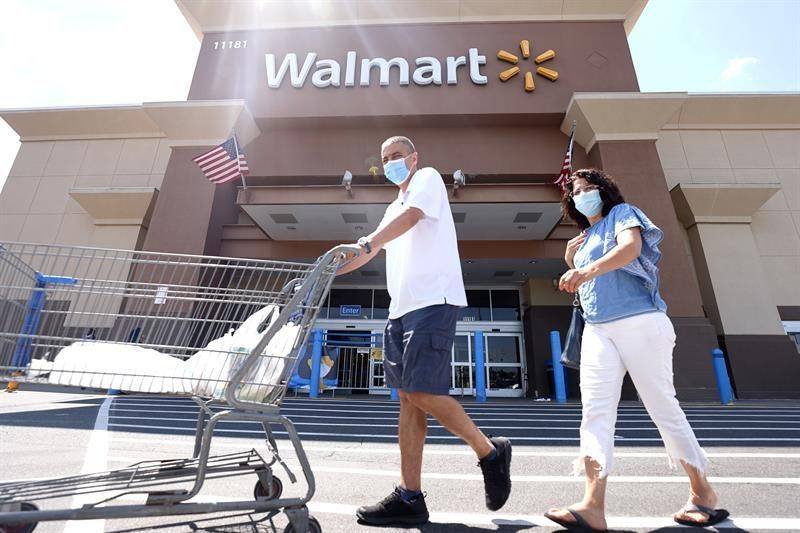 Se prepara la cadena Walmart para suministrar vacuna contra Covid en EE. UU.