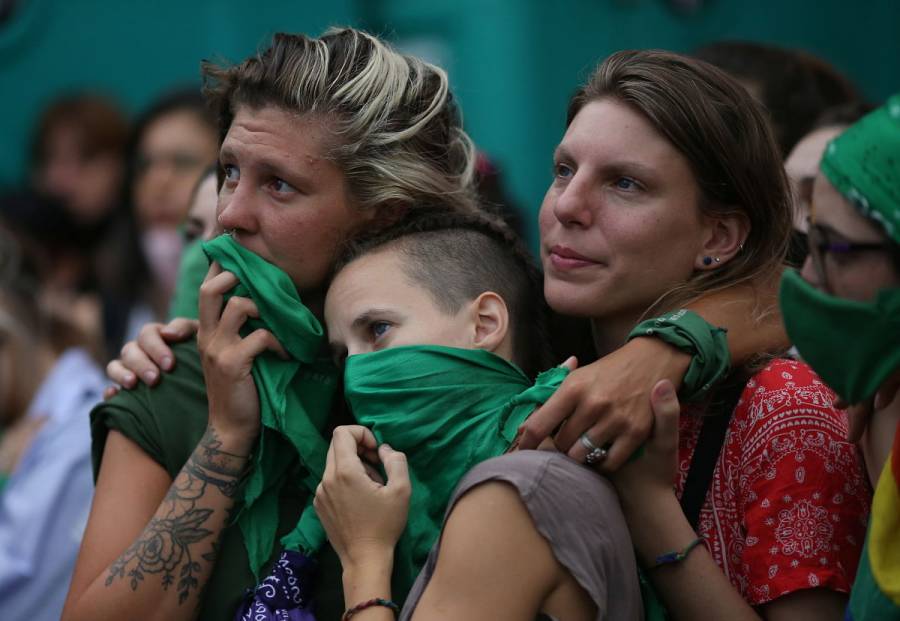 Diputados de Argentina aprueban proyecto para legalizar aborto