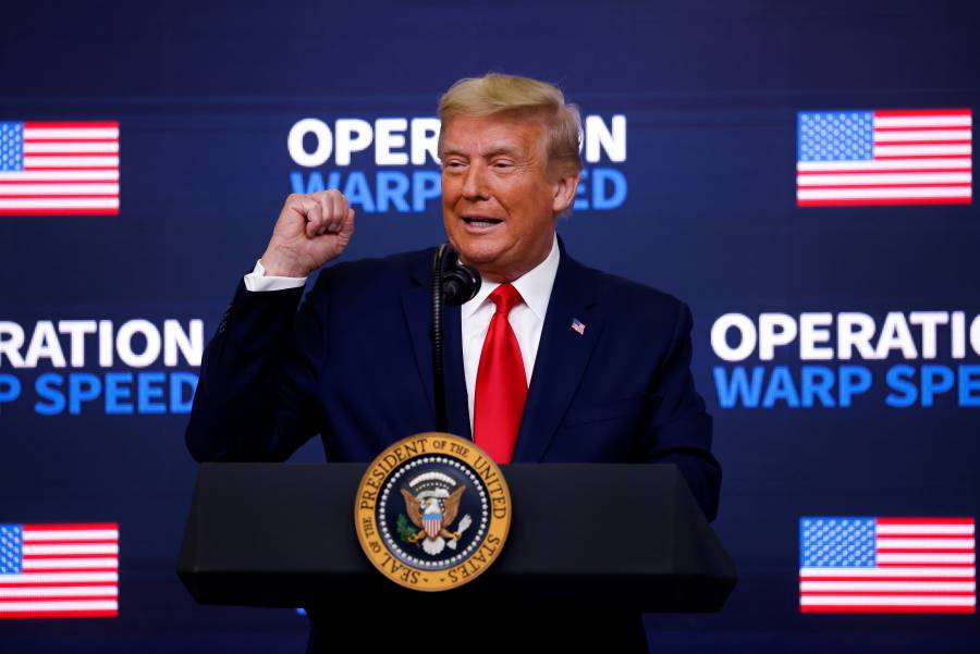 Trump anuncia que este sábado se aplicará la primer vacuna de Pfizer contra COVID-19 en EEUU