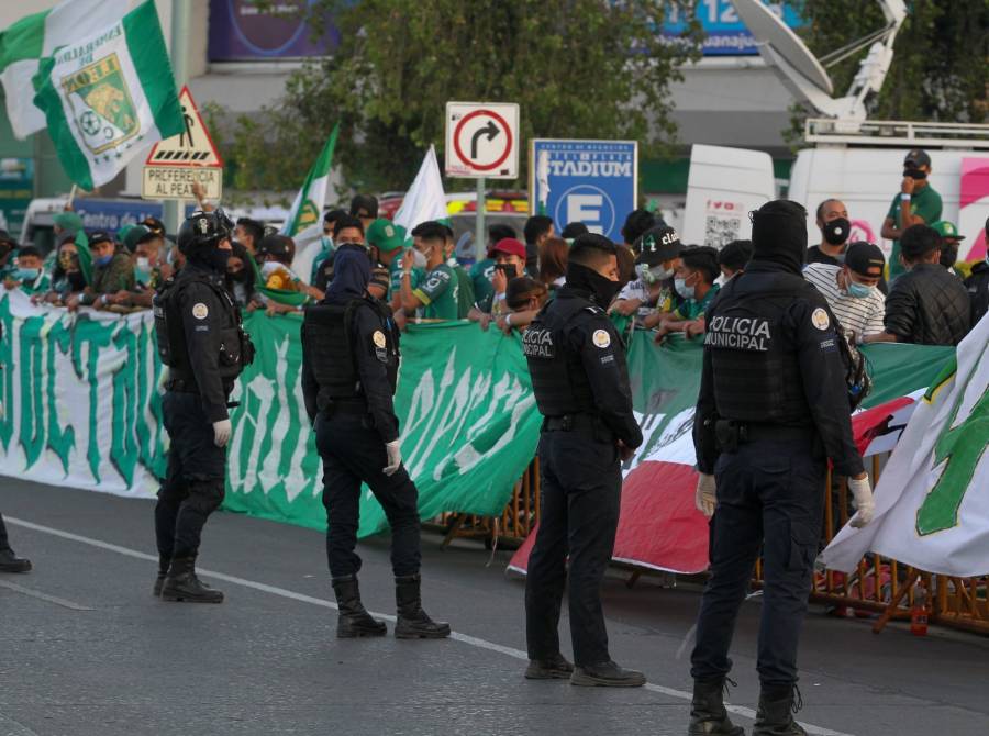 Porra del Club Le&oacute;n acceder&aacute; a las inmediaciones del estadio Nou Camp con pulseras