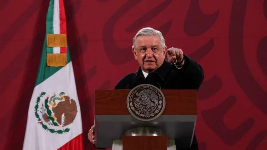 AMLO recuerda caso de discriminación de presidente del INE