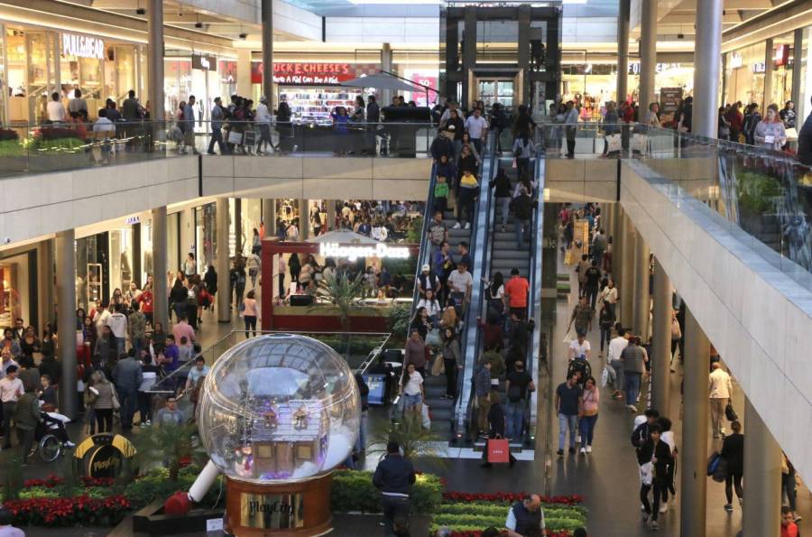 CDMX: Compras de pánico en centros comerciales debido al semáforo rojo