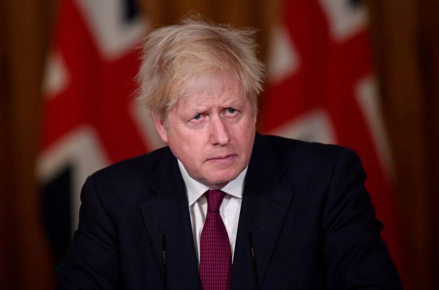 Boris Johnson impone restricciones ante cepa más infecciosa de COVID-19 en Reino Unido