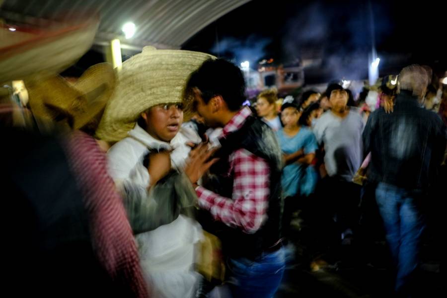 Pese a que su madre es doctora, quincea&ntilde;era festeja con m&aacute;s de 200 invitados