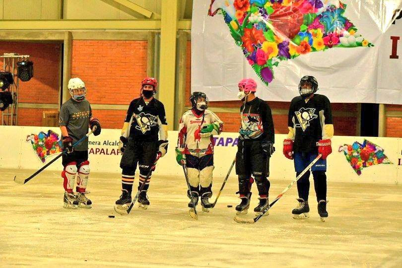 Iztapalapa presenta pista de hielo profesional; será inaugurada hasta semáforo verde