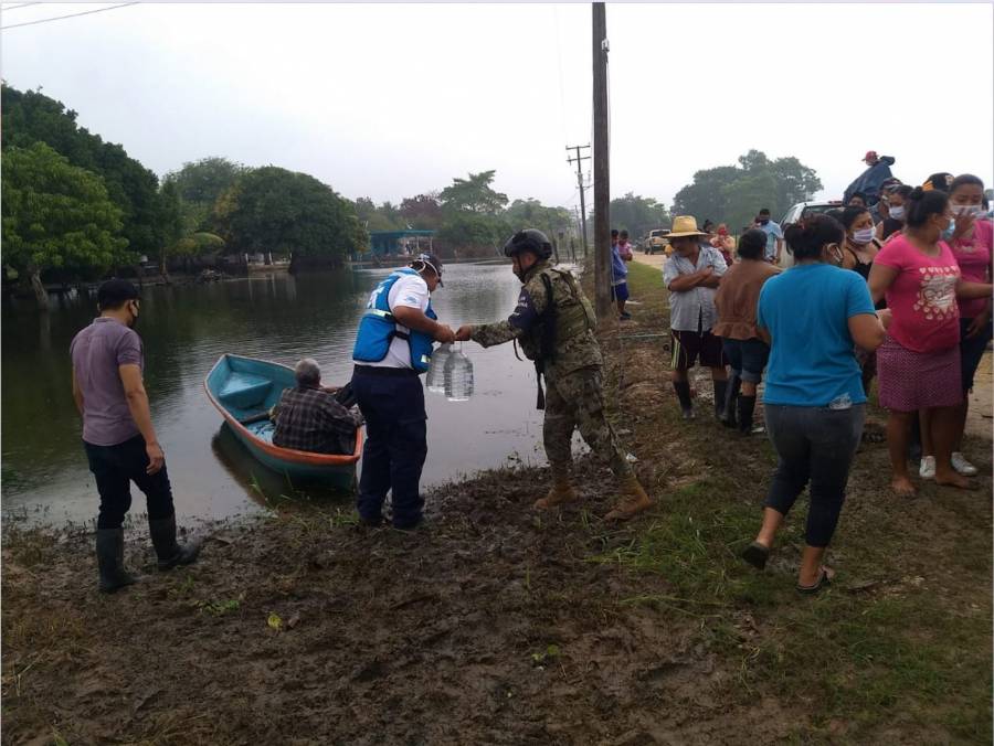 Impulsan actividades agropecuarias y acuícolas afectadas en Tabasco