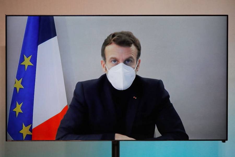Emmanuel Macron mejora tras diagnóstico de COVID-19