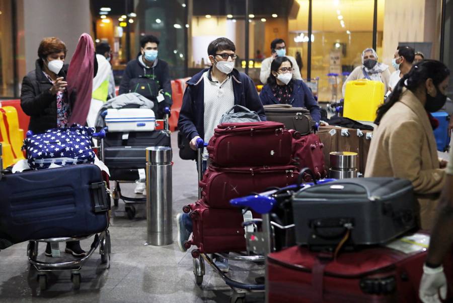 Detectan la nueva variante de COVID-19 en pasajeros que arriban a Japón
