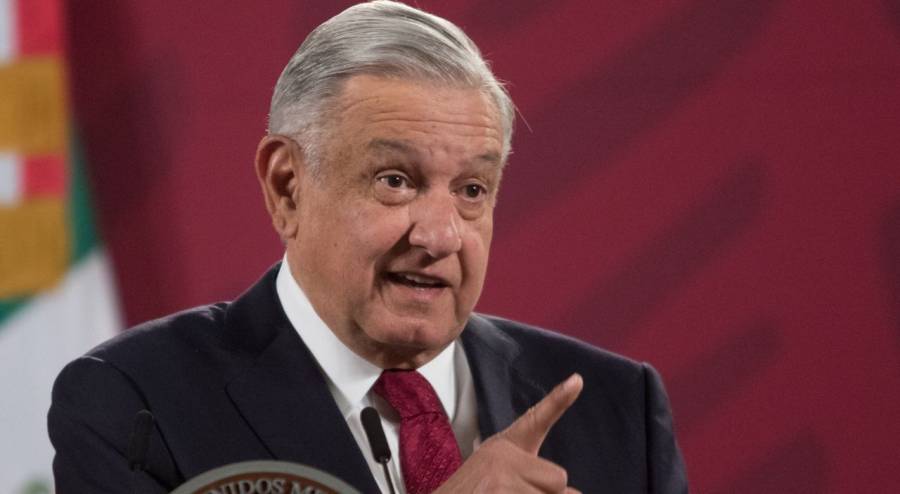 AMLO dice que “sólo por beneficio o masoquismo” se apoya a régimen anterior