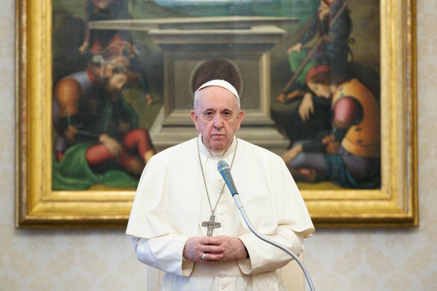 El Papa endurece el control sobre el dinero del Vaticano tras esc&aacute;ndalo de propiedades