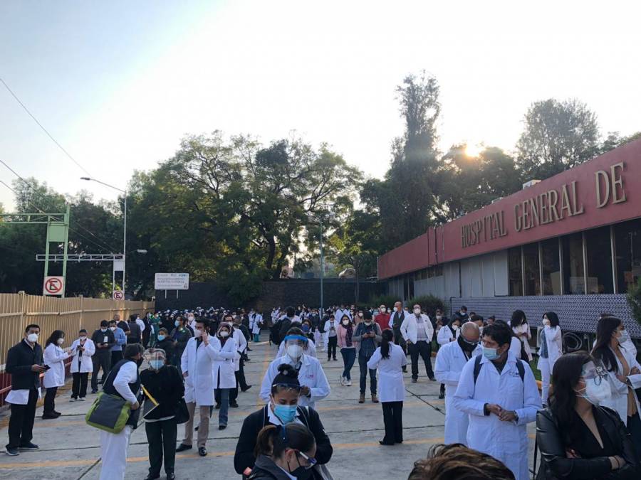 “La vacuna es un aliciente para seguir en la lucha contra el Covid”: Raúl Guarneros, médico del Hospital General de La Villa