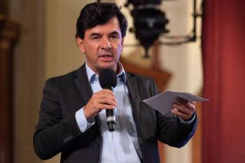 En 2021 llegar&aacute;n al pa&iacute;s 200 millones de dosis antiCovid: presidencia