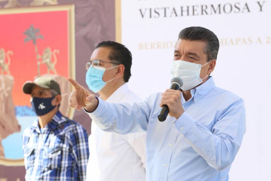 Reconoce gobernador de Chiapas a personal de salud por labor profesional