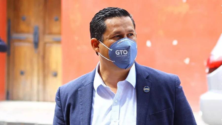 Hospitalizan al gobernador de Guanajuato