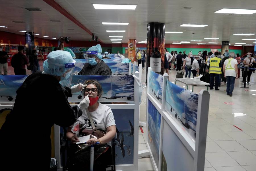 Cuba prohíbe entrada a viajeros  de México y 5 países más por Covid