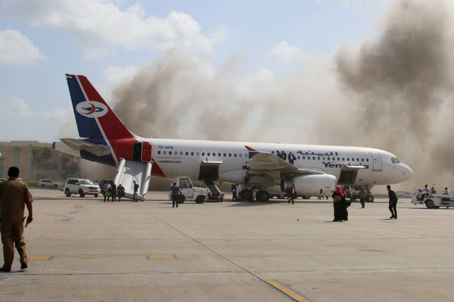 Una serie de explosiones sacuden aeropuerto en Yemen