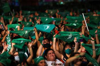 ¡Ya es Ley! Senado de Argentina aprueba legalizaci&oacute;n el aborto