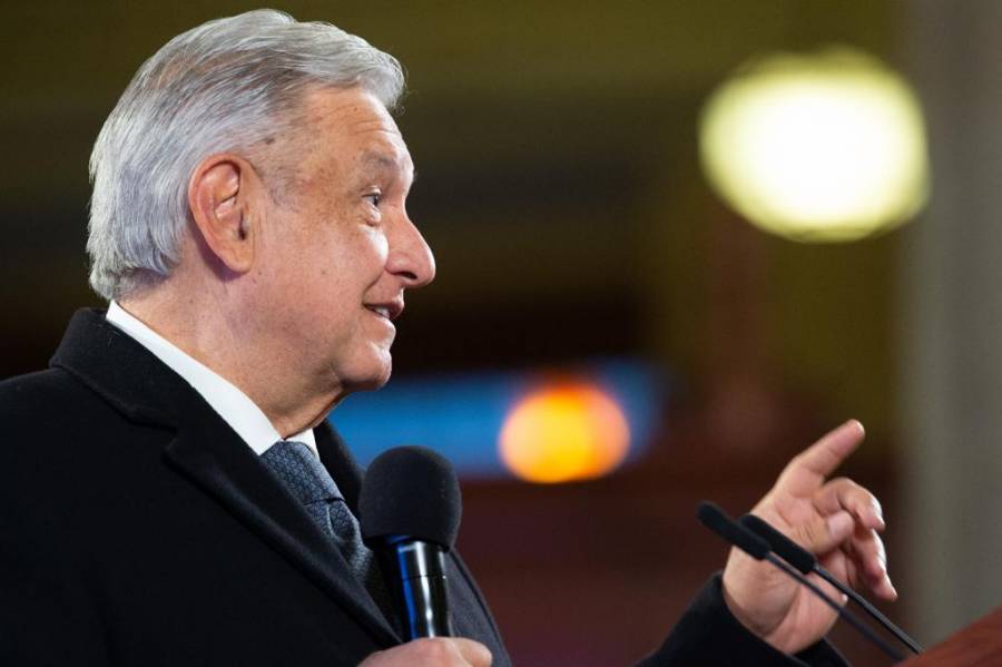 Las mujeres deberán decidir sobre despenalización del aborto, a través de una consulta popular: AMLO
