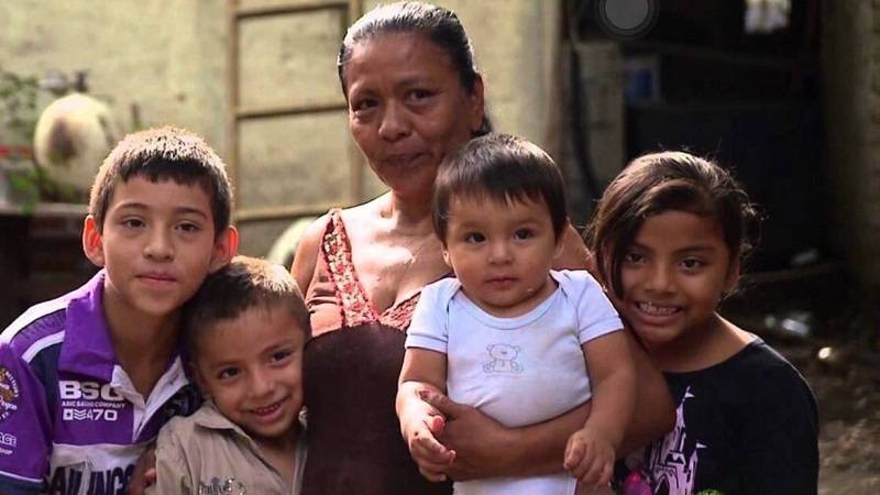 Milpa Alta entrega 2 mil pesos a estudiantes de primaria y secundaria