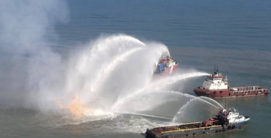 Explota un oleogasoducto de Pemex en Dos Bocas