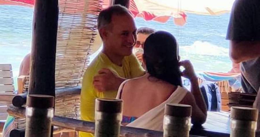 L&oacute;pez-Gatell, de vacaciones en la playa
