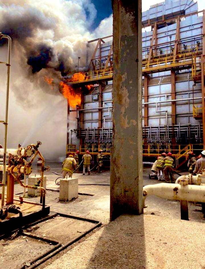 Reportan explosión en refinería Antonio Dovalí de Pemex