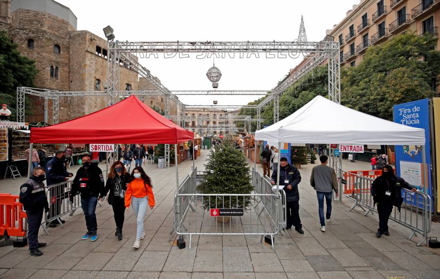 Cataluña endurece restricciones por aumento de casos de COVID-19