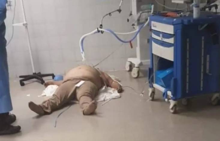 Secretaría de Salud capitalina explica muerte de un hombre en el piso de un hospital