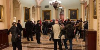 Ordenan toque de queda en Washington por protestas de simpatizantes de Trump