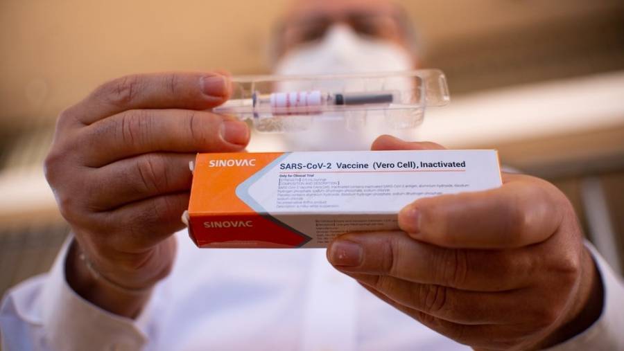 Vacuna de Sinovac arroja efectividad de 78% en ensayos de fase tardía en Brasil
