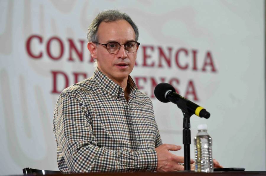 López-Gatell viaja a Argentina para observar la experiencia con la vacunación