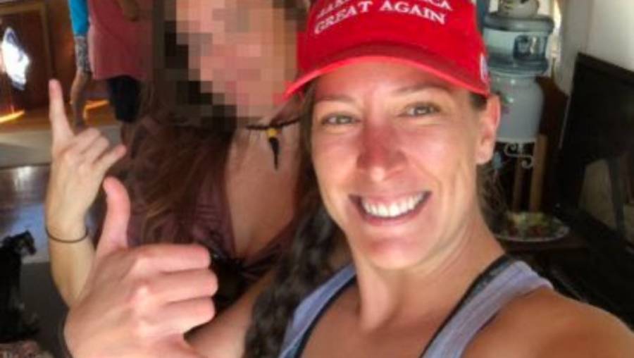 Mujer que murió en el Capitolio era exmilitar y participó en la Fuerza Aérea