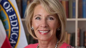 Renuncia Betsy DeVos, secretaria de Educaci&oacute;n de EE. UU.