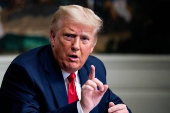 Donald Trump dice estar indignado por la violencia y ofrece transici&oacute;n ordenada