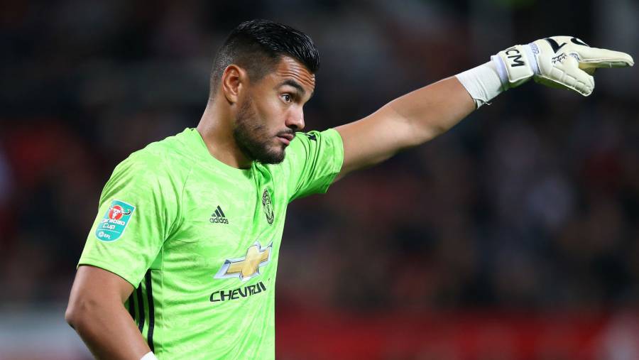 Manchester United dejará ir a Sergio Romero y Marcos Rojo