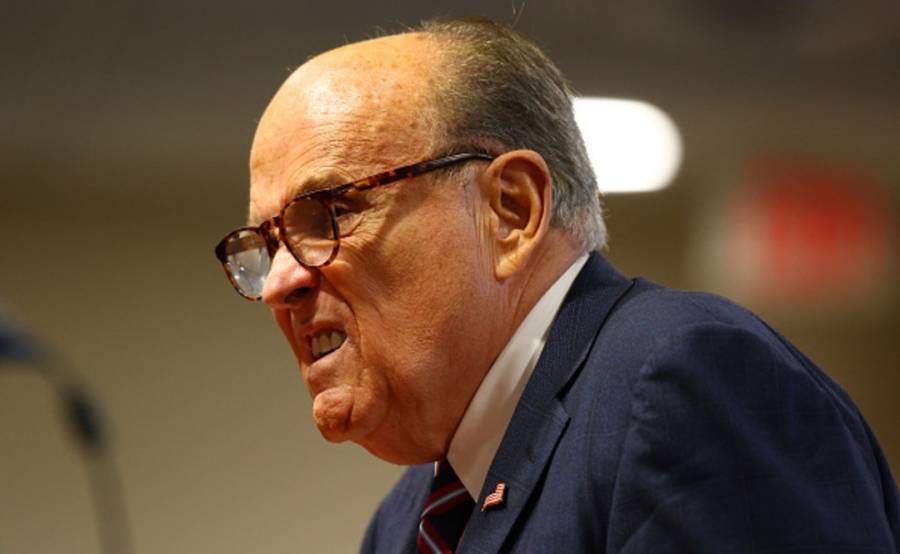 Podría acudir Donald Trump de nuevo a Giuliani para defenderse de juicio político