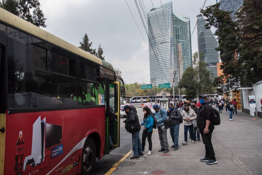 El Metro continúa sin servicio