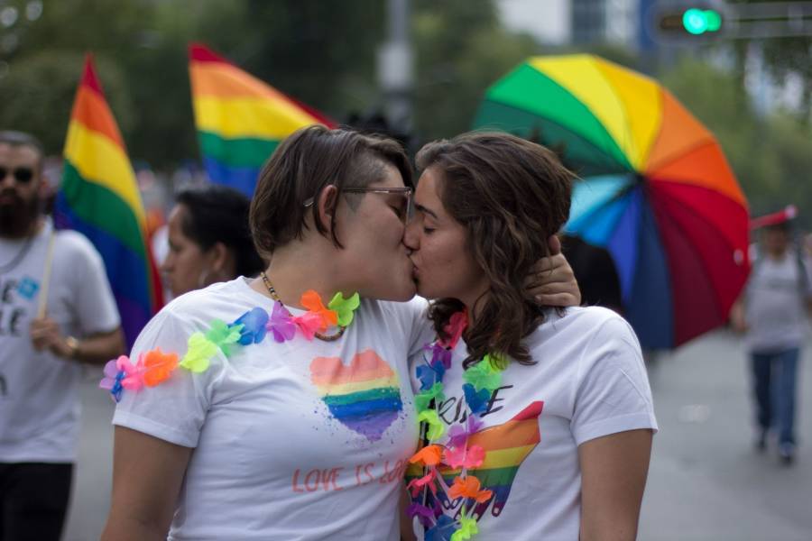 Oaxaca reconoce legalmente a una hija con dos madres