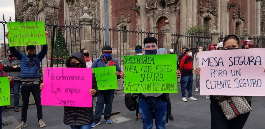 Con cacerolazos restauranteros exigen abrir establecimientos en CDMX y Edomex