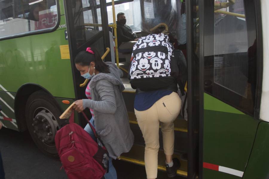 Refuerzan rutas paralelas al metro