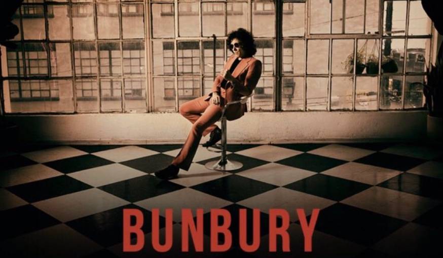 Bunbury realiza versión contemporánea de “La Caverna” de Platón con “La gran estafa”