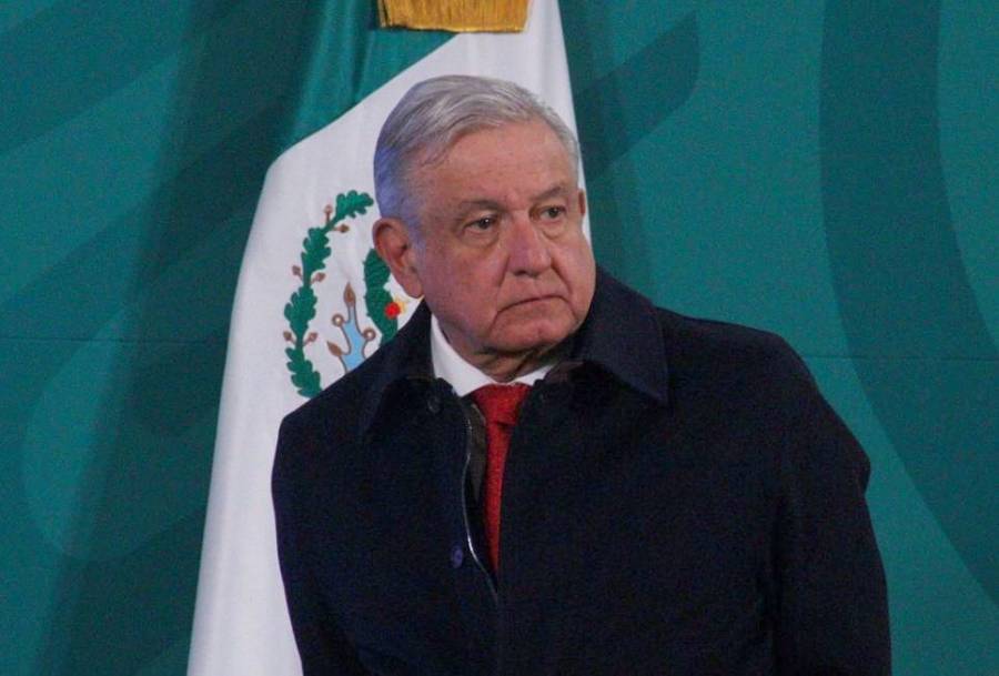 AMLO señala a adversarios estar detrás de amparo para cambiar Plan Nacional de vacunación